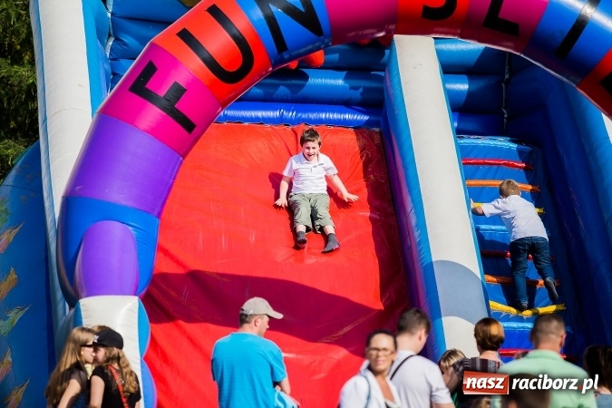 Zdjęcie w galerii na portalu naszraciborz.pl: Festyn rodzinny w Szkole Podstawowej nr 13 wiadomości z regionu