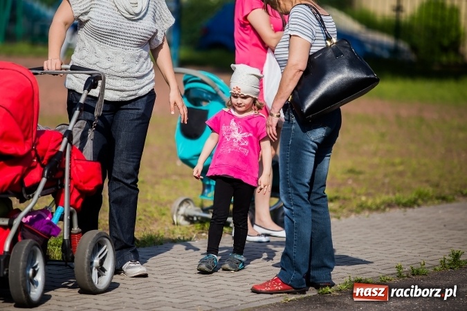 Zdjęcie w galerii na portalu naszraciborz.pl: Festyn rodzinny w Szkole Podstawowej nr 13 wiadomości z regionu