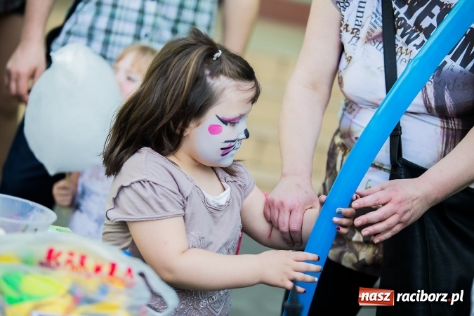 Zdjęcie w galerii na portalu naszraciborz.pl: Festyn rodzinny w Szkole Podstawowej nr 13 wiadomości z regionu