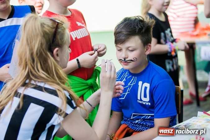 Zdjęcie w galerii na portalu naszraciborz.pl: Festyn rodzinny w Szkole Podstawowej nr 13 wiadomości z regionu