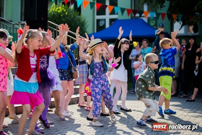 Zdjęcie w galerii na portalu naszraciborz.pl: Festyn rodzinny w Szkole Podstawowej nr 13 wiadomości z regionu