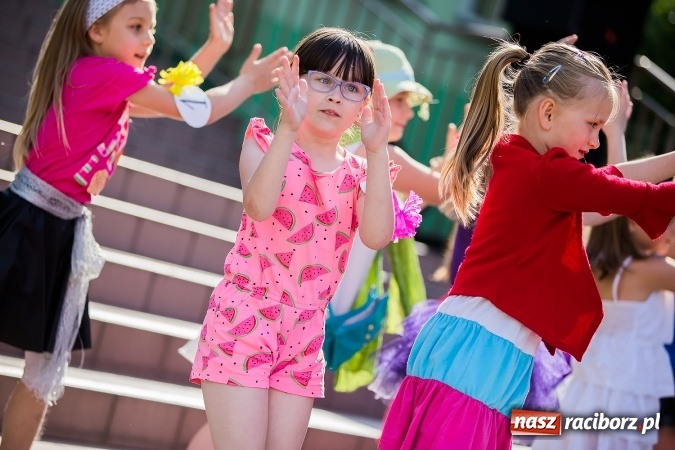 Zdjęcie w galerii na portalu naszraciborz.pl: Festyn rodzinny w Szkole Podstawowej nr 13 wiadomości z regionu