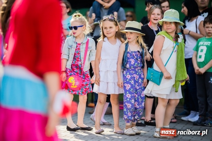 Zdjęcie w galerii na portalu naszraciborz.pl: Festyn rodzinny w Szkole Podstawowej nr 13 wiadomości z regionu