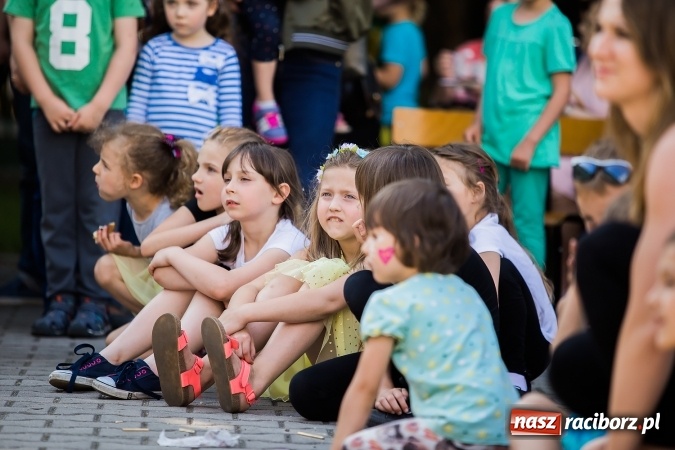 Zdjęcie w galerii na portalu naszraciborz.pl: Festyn rodzinny w Szkole Podstawowej nr 13 wiadomości z regionu