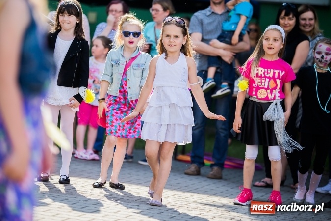 Zdjęcie w galerii na portalu naszraciborz.pl: Festyn rodzinny w Szkole Podstawowej nr 13 wiadomości z regionu