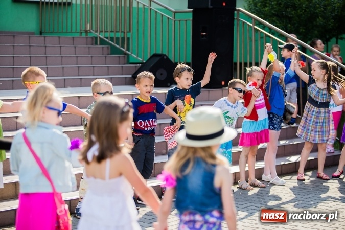 Zdjęcie w galerii na portalu naszraciborz.pl: Festyn rodzinny w Szkole Podstawowej nr 13 wiadomości z regionu