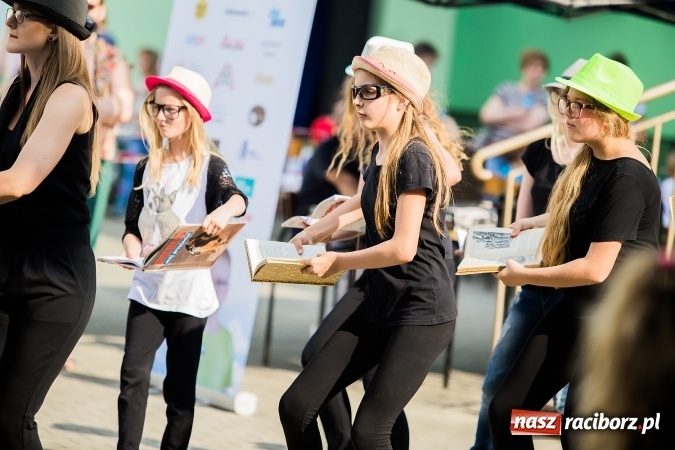 Zdjęcie w galerii na portalu naszraciborz.pl: Festyn rodzinny w Szkole Podstawowej nr 13 wiadomości z regionu