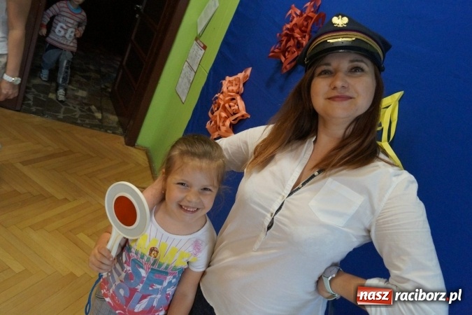 Zdjęcie w galerii na portalu naszraciborz.pl: Lokomotywa brawurowo w bibliotece w Nędzy. Dziecku warto czytać!  wiadomości z regionu