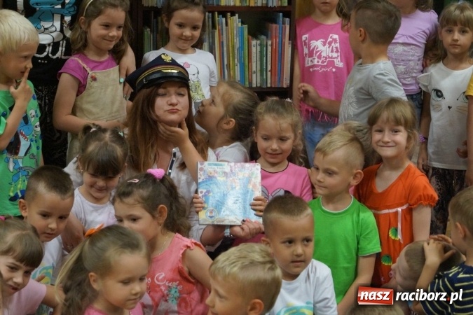 Zdjęcie w galerii na portalu naszraciborz.pl: Lokomotywa brawurowo w bibliotece w Nędzy. Dziecku warto czytać!  wiadomości z regionu