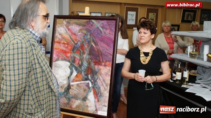 Zdjęcie w galerii na portalu naszraciborz.pl: Wernisaż wystawy prac Henryka M. Korbańskiego w bibliotece  wiadomości z regionu