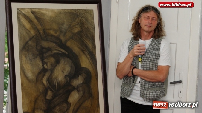 Zdjęcie w galerii na portalu naszraciborz.pl: Wernisaż wystawy prac Henryka M. Korbańskiego w bibliotece  wiadomości z regionu
