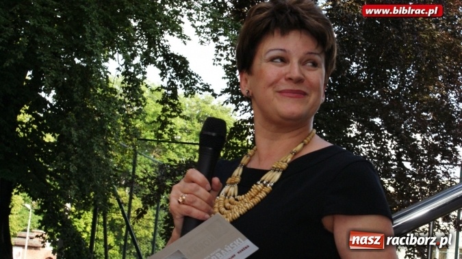 Zdjęcie w galerii na portalu naszraciborz.pl: Wernisaż wystawy prac Henryka M. Korbańskiego w bibliotece  wiadomości z regionu