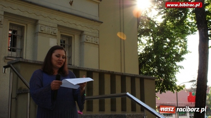 Zdjęcie w galerii na portalu naszraciborz.pl: Wernisaż wystawy prac Henryka M. Korbańskiego w bibliotece  wiadomości z regionu