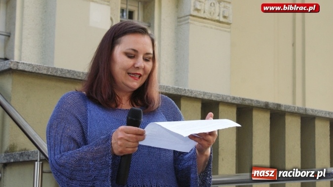 Zdjęcie w galerii na portalu naszraciborz.pl: Wernisaż wystawy prac Henryka M. Korbańskiego w bibliotece  wiadomości z regionu