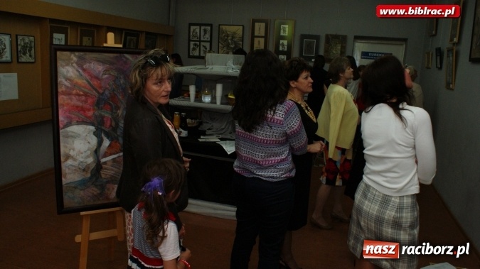 Zdjęcie w galerii na portalu naszraciborz.pl: Wernisaż wystawy prac Henryka M. Korbańskiego w bibliotece  wiadomości z regionu