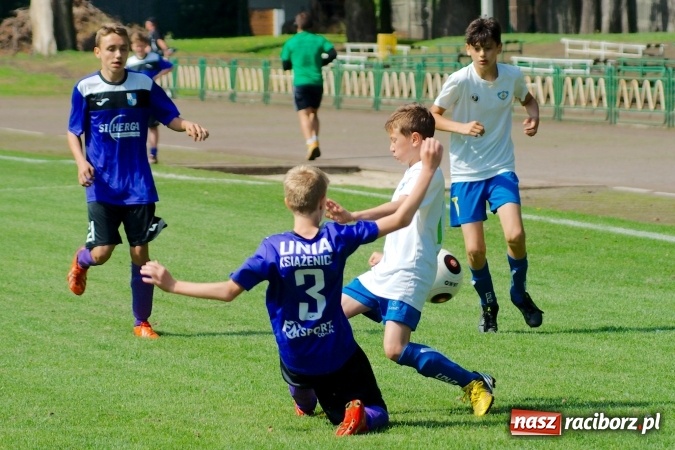 Zdjęcie w galerii na portalu naszraciborz.pl: Trampkarze Ikara lepsi od książenickiej Unii wiadomości z regionu