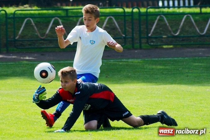 Zdjęcie w galerii na portalu naszraciborz.pl: Trampkarze Ikara lepsi od książenickiej Unii wiadomości z regionu