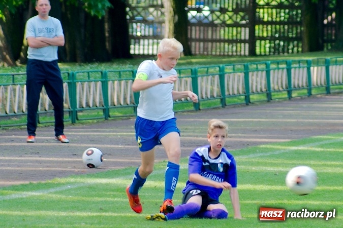 Zdjęcie w galerii na portalu naszraciborz.pl: Trampkarze Ikara lepsi od książenickiej Unii wiadomości z regionu