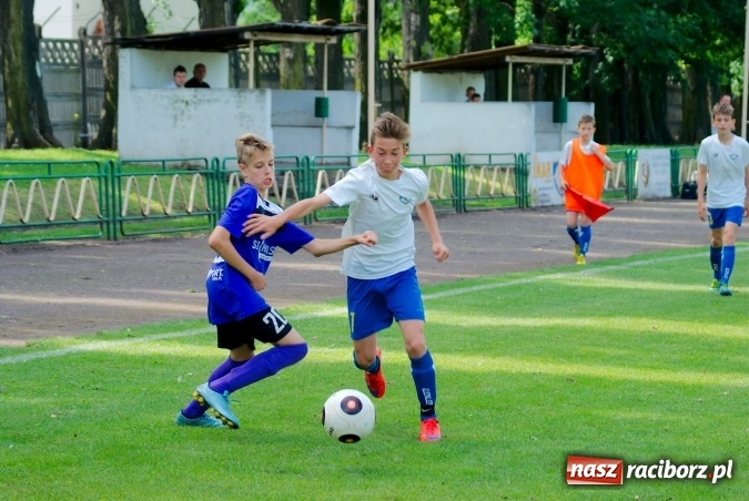 Zdjęcie w galerii na portalu naszraciborz.pl: Trampkarze Ikara lepsi od książenickiej Unii wiadomości z regionu