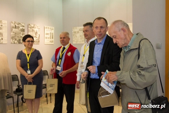 Zdjęcie w galerii na portalu naszraciborz.pl: Racib&oacute;rz ma pierwszych przewodnik&oacute;w miejskich wiadomości z regionu