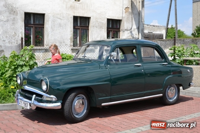 Zdjęcie w galerii na portalu naszraciborz.pl: Oldtimery w Bieńkowicach. Zobacz piękne auta i motocykle  wiadomości z regionu