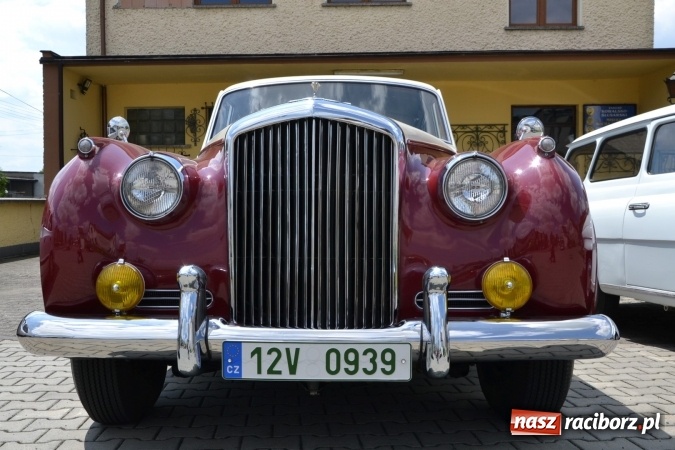 Zdjęcie w galerii na portalu naszraciborz.pl: Oldtimery w Bieńkowicach. Zobacz piękne auta i motocykle  wiadomości z regionu