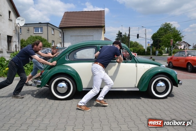 Zdjęcie w galerii na portalu naszraciborz.pl: Oldtimery w Bieńkowicach. Zobacz piękne auta i motocykle  wiadomości z regionu