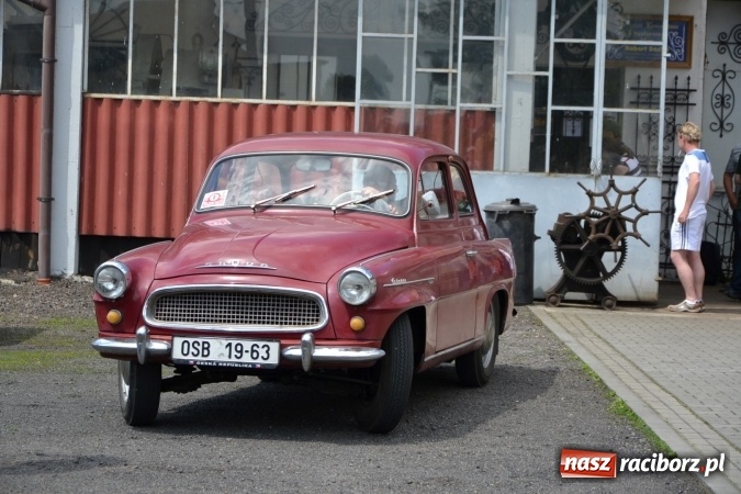 Zdjęcie w galerii na portalu naszraciborz.pl: Oldtimery w Bieńkowicach. Zobacz piękne auta i motocykle  wiadomości z regionu