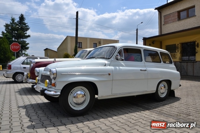 Zdjęcie w galerii na portalu naszraciborz.pl: Oldtimery w Bieńkowicach. Zobacz piękne auta i motocykle  wiadomości z regionu