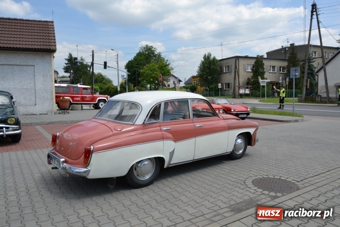 Zdjęcie w galerii na portalu naszraciborz.pl: Oldtimery w Bieńkowicach. Zobacz piękne auta i motocykle  wiadomości z regionu
