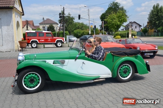 Zdjęcie w galerii na portalu naszraciborz.pl: Oldtimery w Bieńkowicach. Zobacz piękne auta i motocykle  wiadomości z regionu