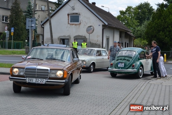 Zdjęcie w galerii na portalu naszraciborz.pl: Oldtimery w Bieńkowicach. Zobacz piękne auta i motocykle  wiadomości z regionu