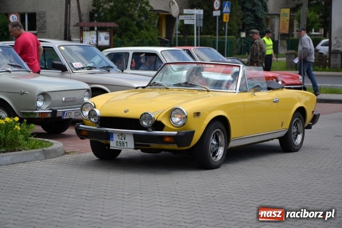 Zdjęcie w galerii na portalu naszraciborz.pl: Oldtimery w Bieńkowicach. Zobacz piękne auta i motocykle  wiadomości z regionu