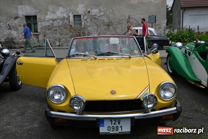 Zdjęcie w galerii na portalu naszraciborz.pl: Oldtimery w Bieńkowicach. Zobacz piękne auta i motocykle  wiadomości z regionu