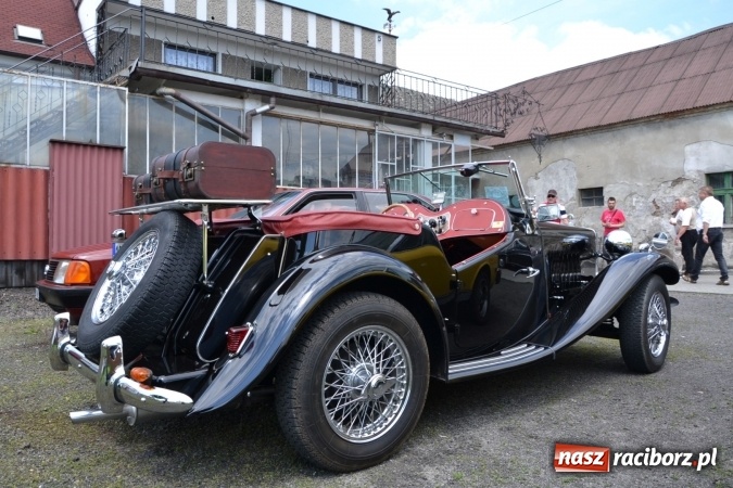 Zdjęcie w galerii na portalu naszraciborz.pl: Oldtimery w Bieńkowicach. Zobacz piękne auta i motocykle  wiadomości z regionu