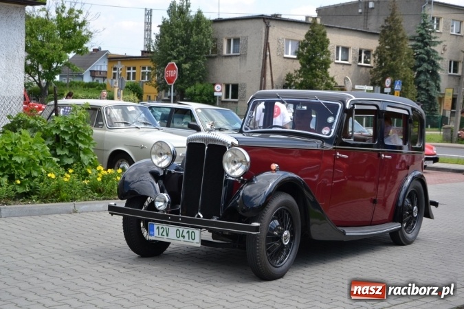 Zdjęcie w galerii na portalu naszraciborz.pl: Oldtimery w Bieńkowicach. Zobacz piękne auta i motocykle  wiadomości z regionu