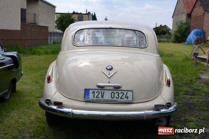 Zdjęcie w galerii na portalu naszraciborz.pl: Oldtimery w Bieńkowicach. Zobacz piękne auta i motocykle  wiadomości z regionu