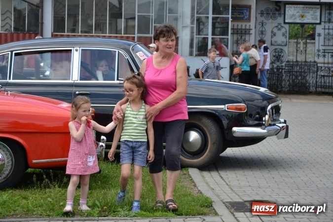 Zdjęcie w galerii na portalu naszraciborz.pl: Oldtimery w Bieńkowicach. Zobacz piękne auta i motocykle  wiadomości z regionu