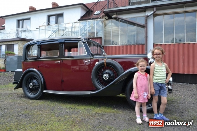 Zdjęcie w galerii na portalu naszraciborz.pl: Oldtimery w Bieńkowicach. Zobacz piękne auta i motocykle  wiadomości z regionu