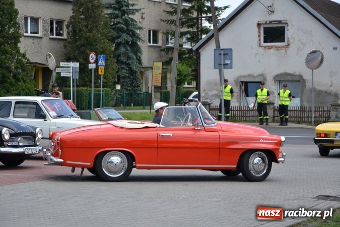 Zdjęcie w galerii na portalu naszraciborz.pl: Oldtimery w Bieńkowicach. Zobacz piękne auta i motocykle  wiadomości z regionu