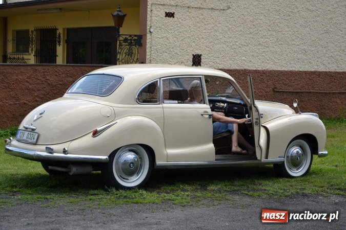 Zdjęcie w galerii na portalu naszraciborz.pl: Oldtimery w Bieńkowicach. Zobacz piękne auta i motocykle  wiadomości z regionu