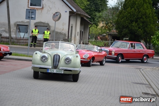 Zdjęcie w galerii na portalu naszraciborz.pl: Oldtimery w Bieńkowicach. Zobacz piękne auta i motocykle  wiadomości z regionu