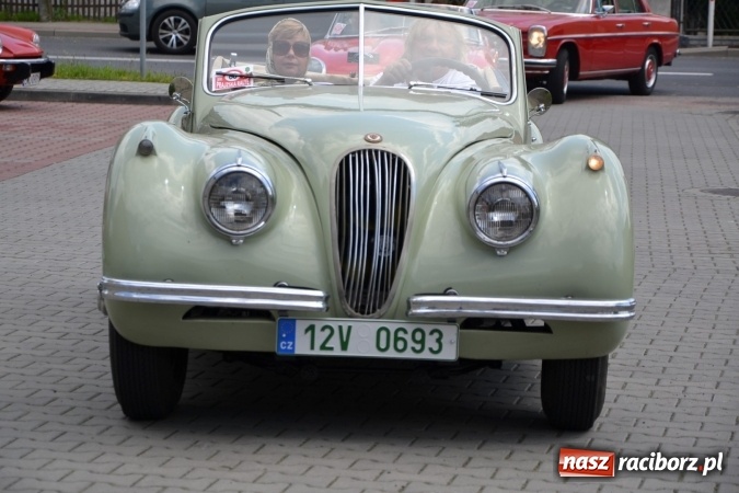 Zdjęcie w galerii na portalu naszraciborz.pl: Oldtimery w Bieńkowicach. Zobacz piękne auta i motocykle  wiadomości z regionu