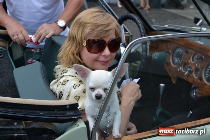 Zdjęcie w galerii na portalu naszraciborz.pl: Oldtimery w Bieńkowicach. Zobacz piękne auta i motocykle  wiadomości z regionu