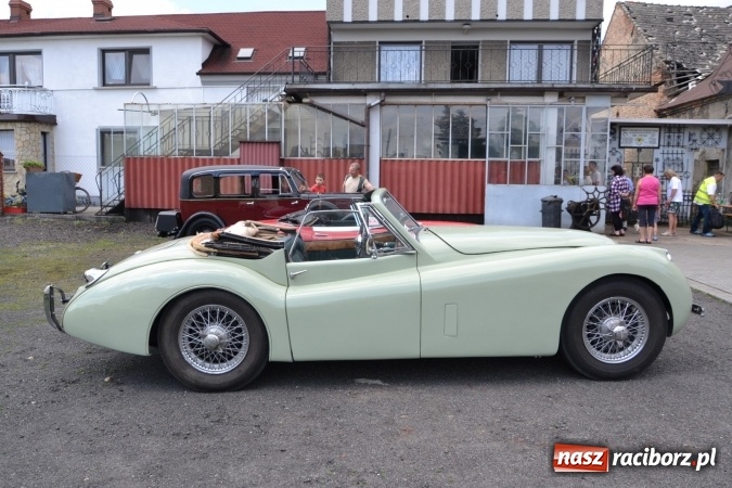 Zdjęcie w galerii na portalu naszraciborz.pl: Oldtimery w Bieńkowicach. Zobacz piękne auta i motocykle  wiadomości z regionu