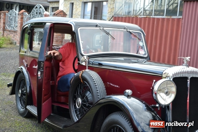 Zdjęcie w galerii na portalu naszraciborz.pl: Oldtimery w Bieńkowicach. Zobacz piękne auta i motocykle  wiadomości z regionu