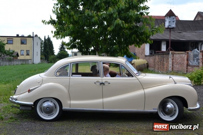 Zdjęcie w galerii na portalu naszraciborz.pl: Oldtimery w Bieńkowicach. Zobacz piękne auta i motocykle  wiadomości z regionu