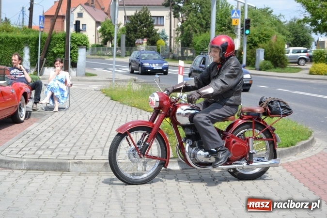 Zdjęcie w galerii na portalu naszraciborz.pl: Oldtimery w Bieńkowicach. Zobacz piękne auta i motocykle  wiadomości z regionu