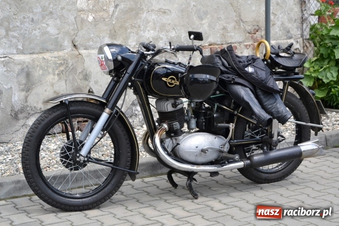 Zdjęcie w galerii na portalu naszraciborz.pl: Oldtimery w Bieńkowicach. Zobacz piękne auta i motocykle  wiadomości z regionu