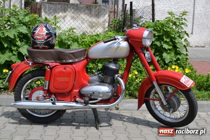 Zdjęcie w galerii na portalu naszraciborz.pl: Oldtimery w Bieńkowicach. Zobacz piękne auta i motocykle  wiadomości z regionu